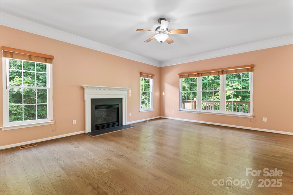 5022 Saybrook Dr Harrisburg, NC 28075