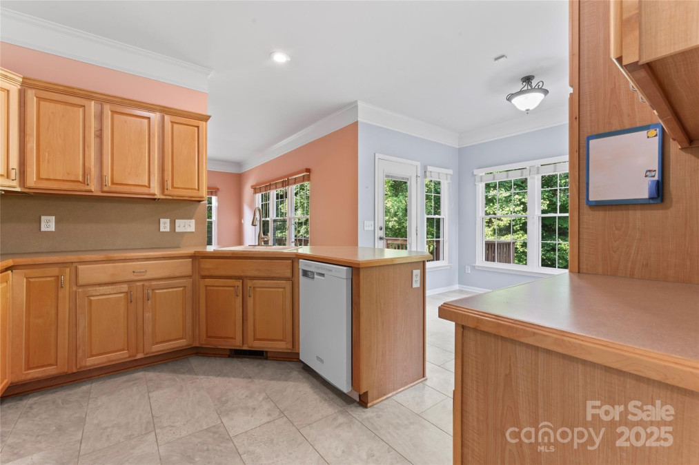 5022 Saybrook Dr Harrisburg, NC 28075