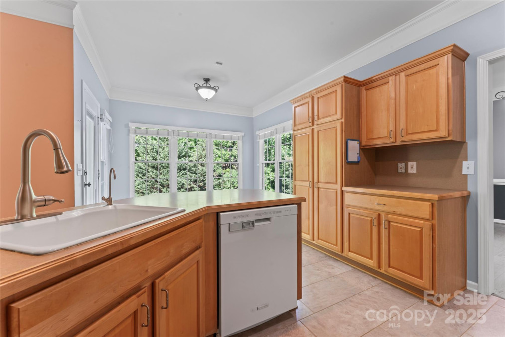 5022 Saybrook Dr Harrisburg, NC 28075