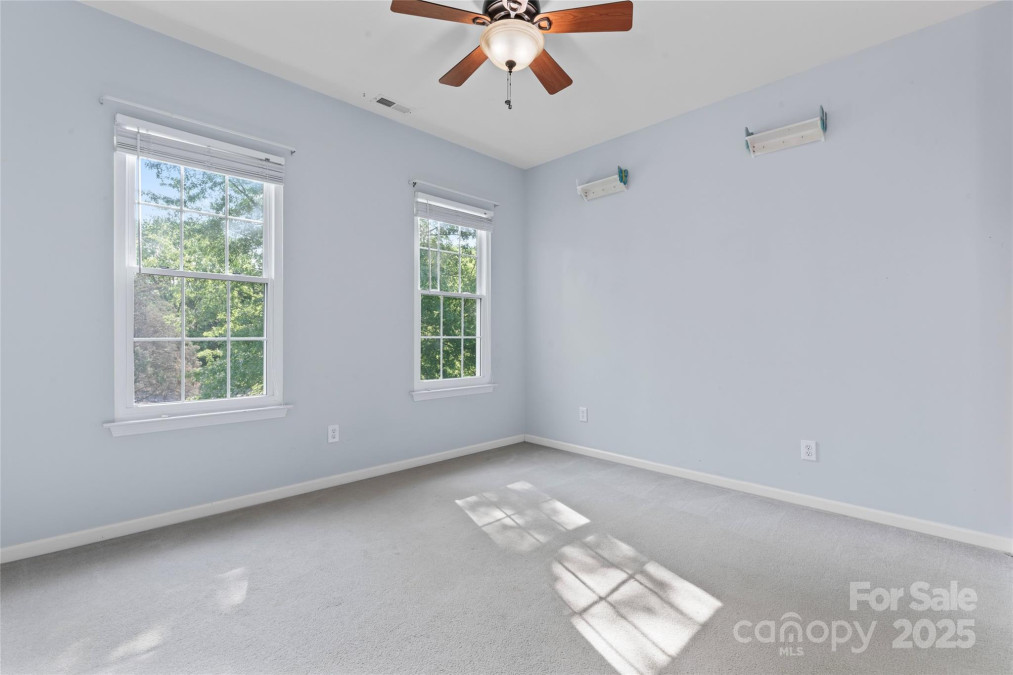 5022 Saybrook Dr Harrisburg, NC 28075