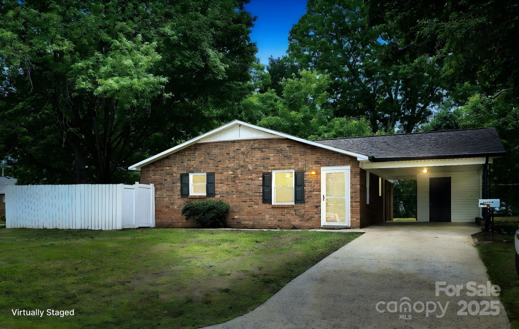 11 10th Ave Maiden, NC 28650