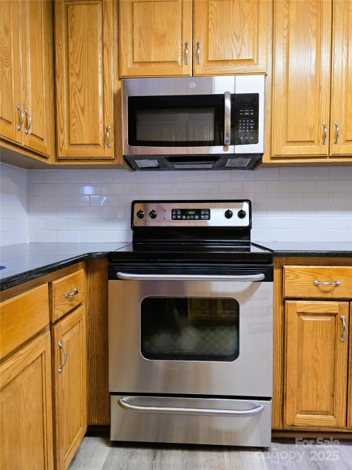 11 10th Ave Maiden, NC 28650