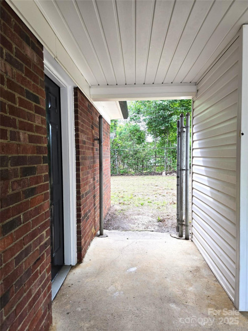 11 10th Ave Maiden, NC 28650