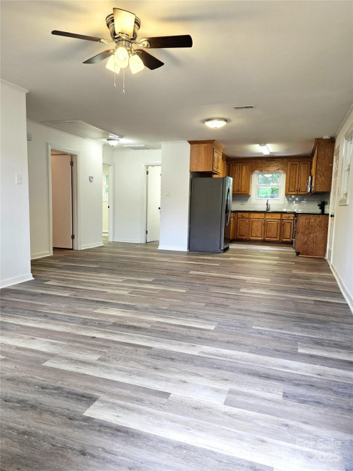 11 10th Ave Maiden, NC 28650