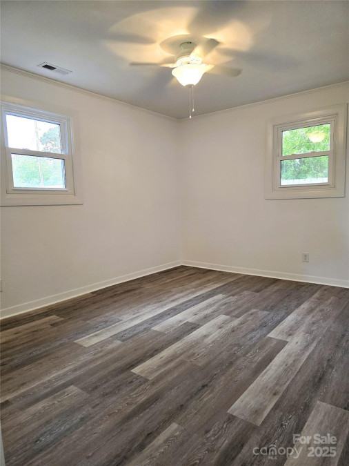 11 10th Ave Maiden, NC 28650