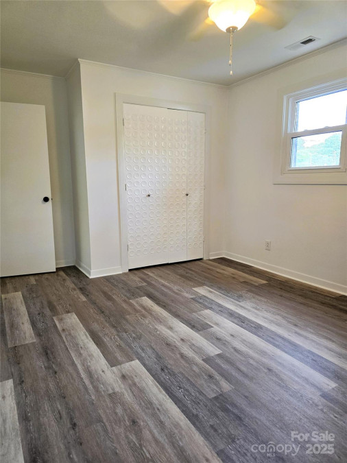 11 10th Ave Maiden, NC 28650