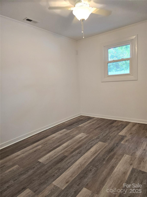 11 10th Ave Maiden, NC 28650