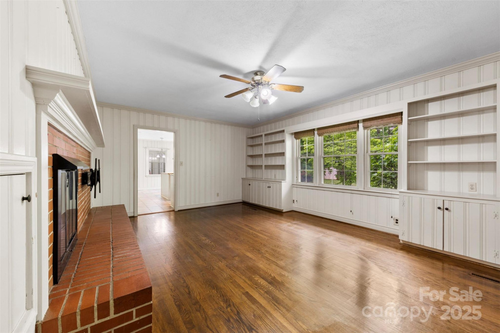 2410 Armstrong Park Dr Gastonia, NC 28054