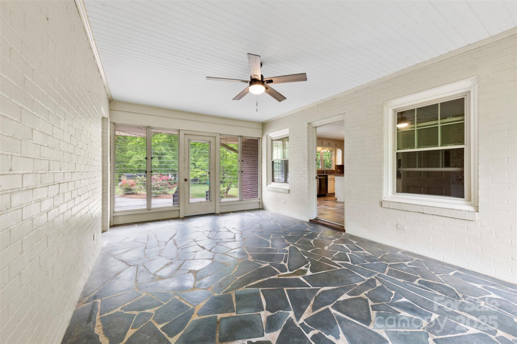 2410 Armstrong Park Dr Gastonia, NC 28054