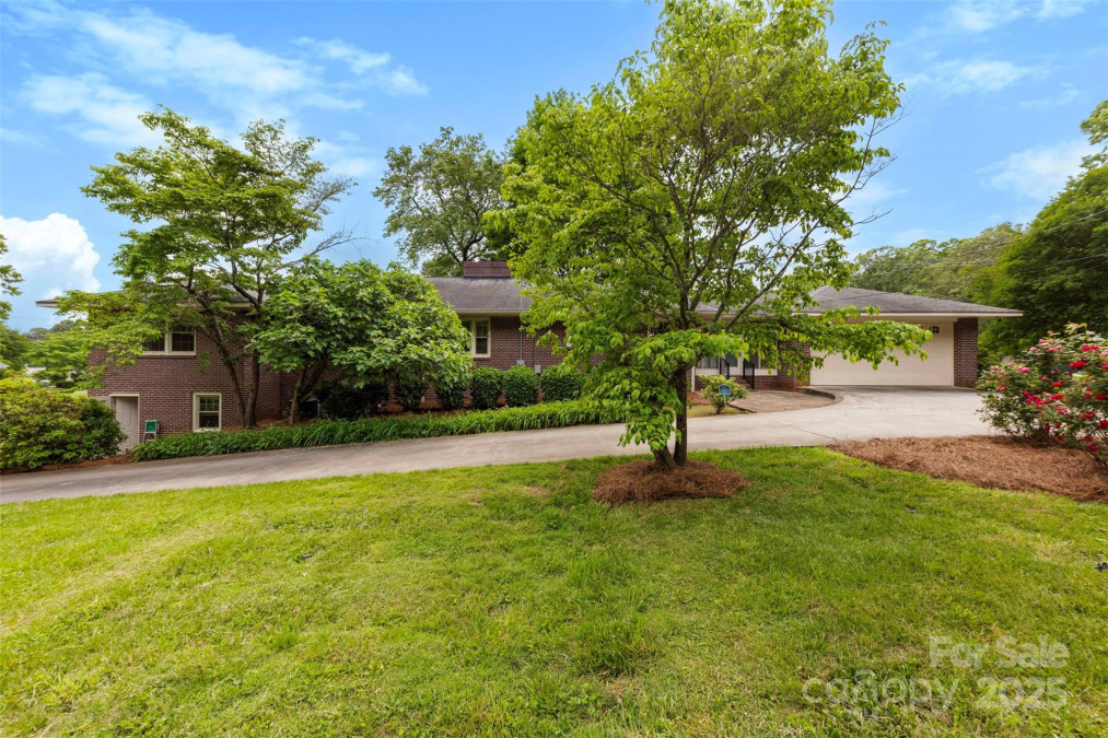 2410 Armstrong Park Dr Gastonia, NC 28054