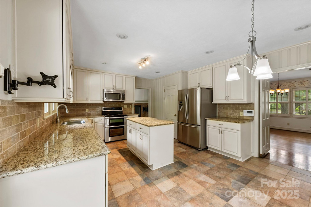 2410 Armstrong Park Dr Gastonia, NC 28054