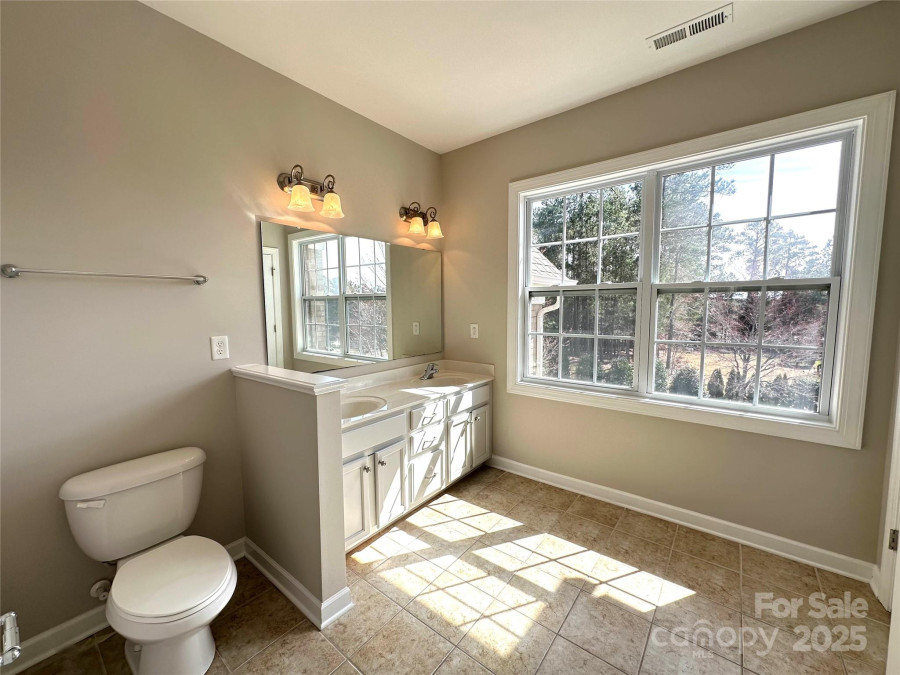 16446 Doves Canyon Ln Charlotte, NC 28278