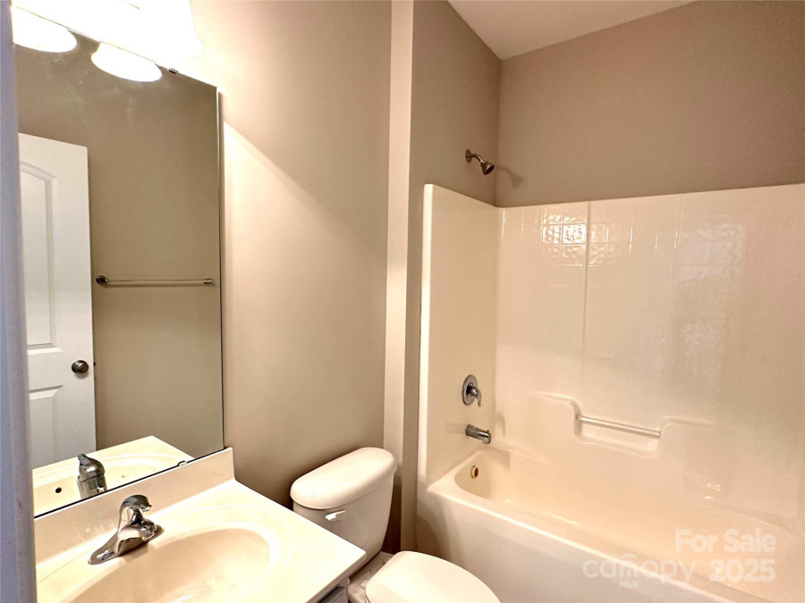 16446 Doves Canyon Ln Charlotte, NC 28278