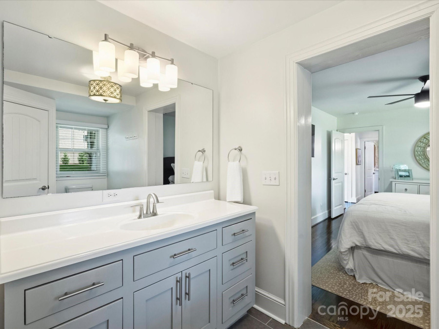 4921 Doris Ave Charlotte, NC 28205