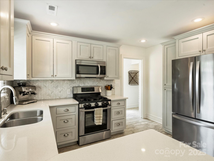 4921 Doris Ave Charlotte, NC 28205