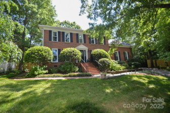 1023 Evian Ln Matthews, NC 28105