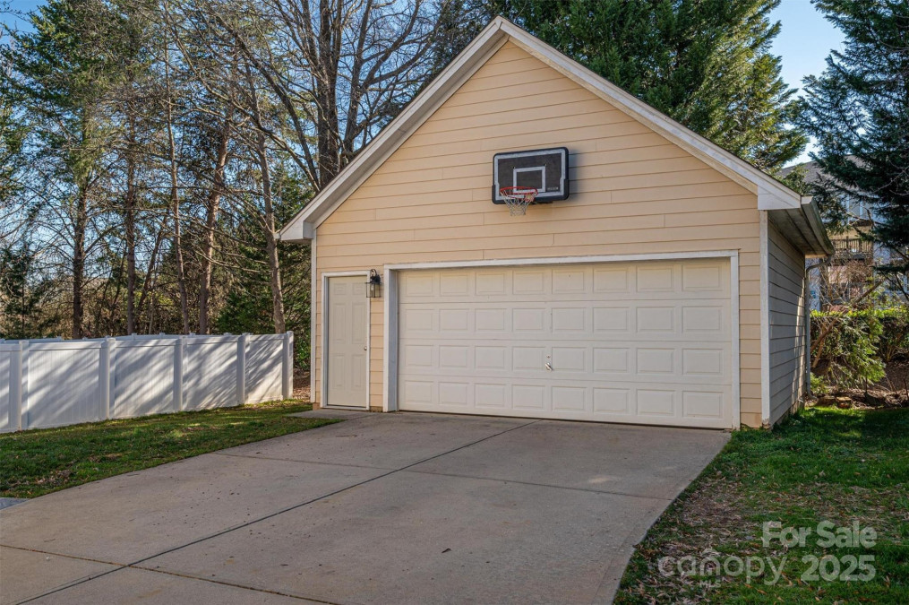 8532 Westmoreland Lake Dr Cornelius, NC 28031