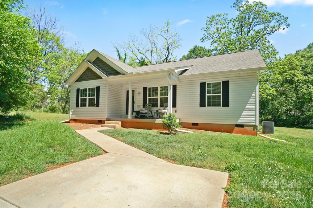 1013 Old Charlotte Rd Statesville, NC 28677