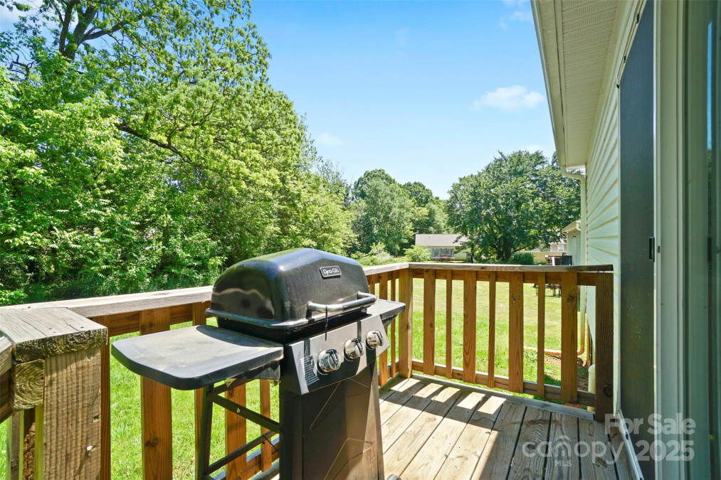 1013 Old Charlotte Rd Statesville, NC 28677