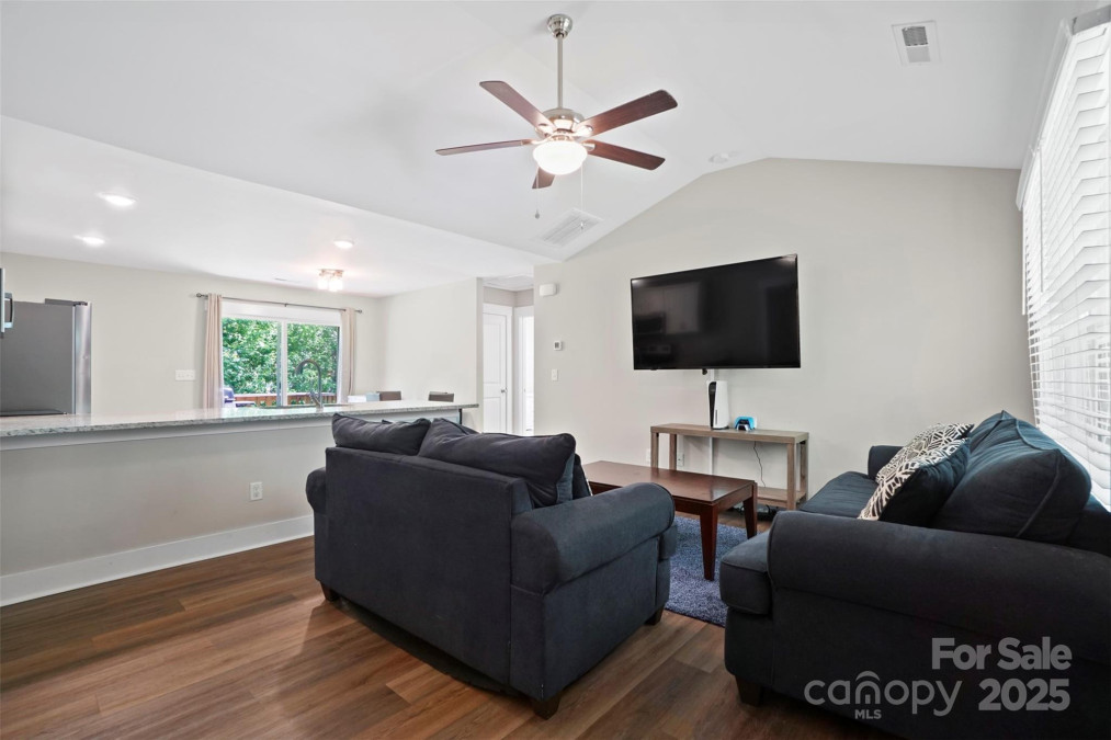 1013 Old Charlotte Rd Statesville, NC 28677