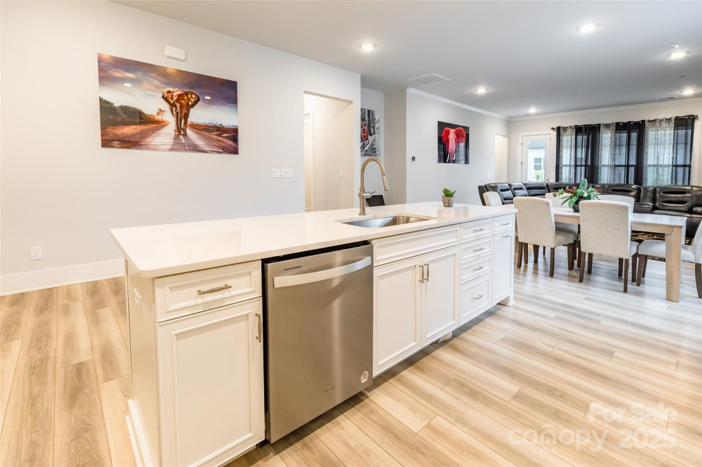 8008 Brookbank Dr Charlotte, NC 28269