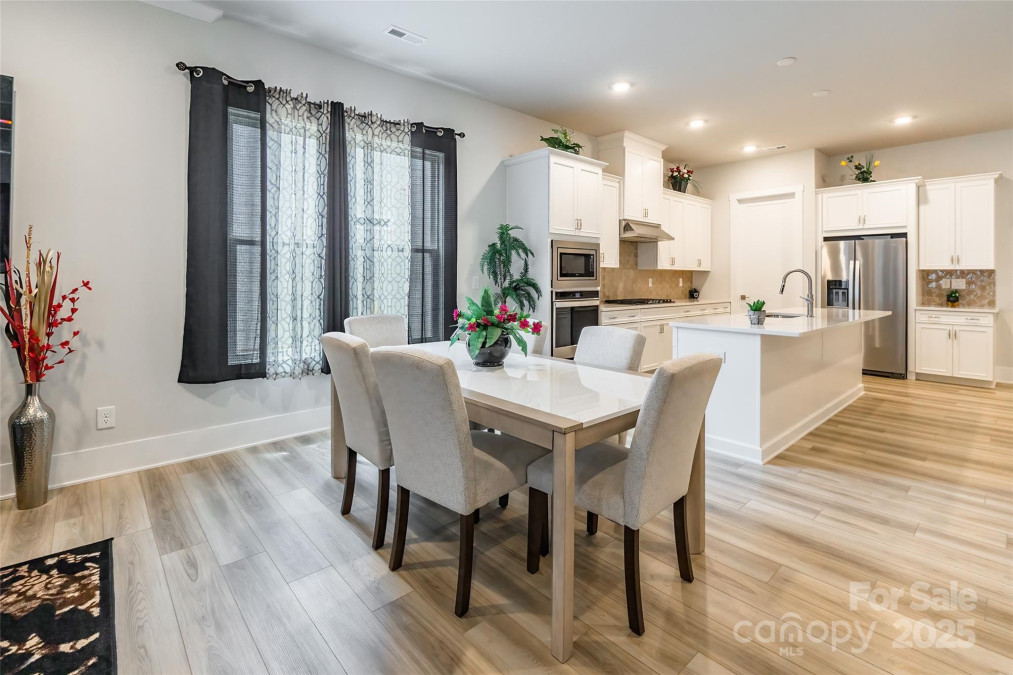 8008 Brookbank Dr Charlotte, NC 28269