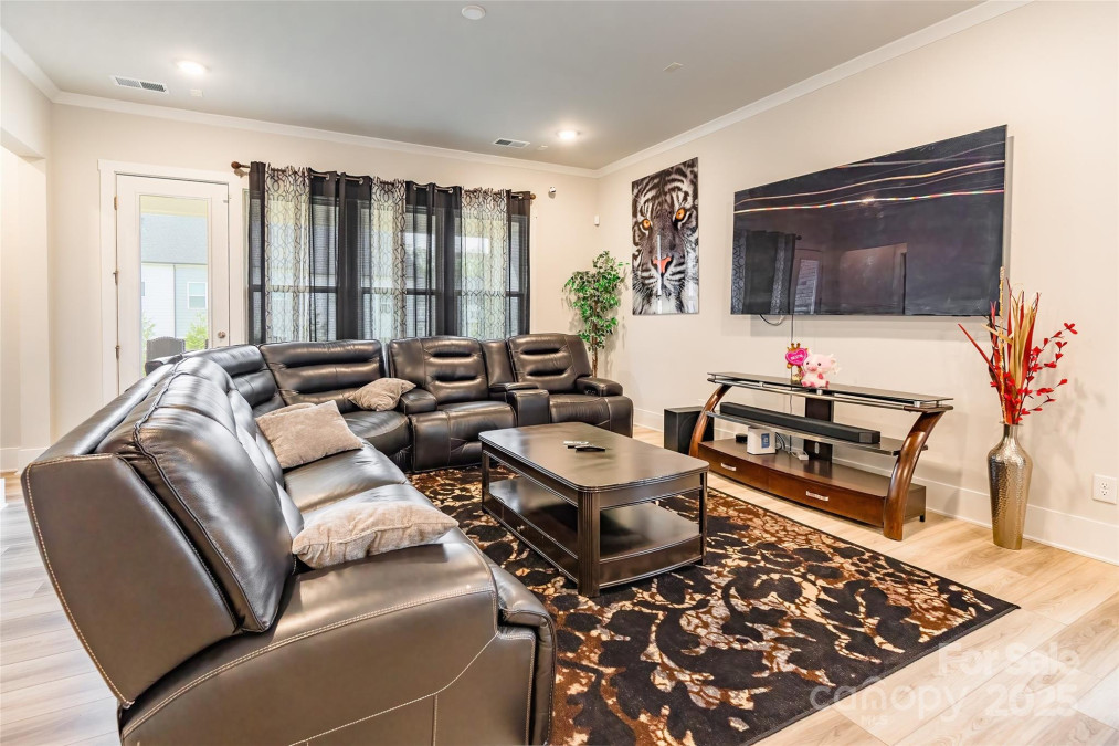 8008 Brookbank Dr Charlotte, NC 28269
