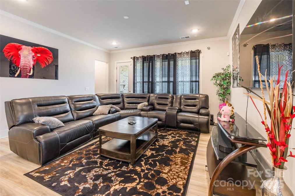 8008 Brookbank Dr Charlotte, NC 28269