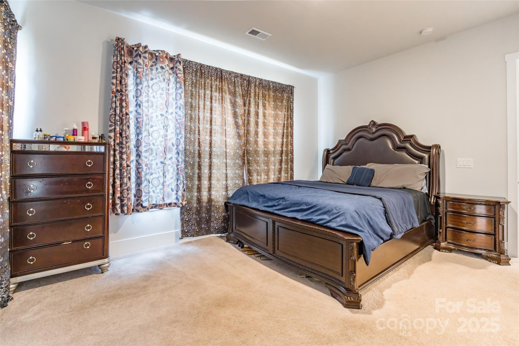 8008 Brookbank Dr Charlotte, NC 28269