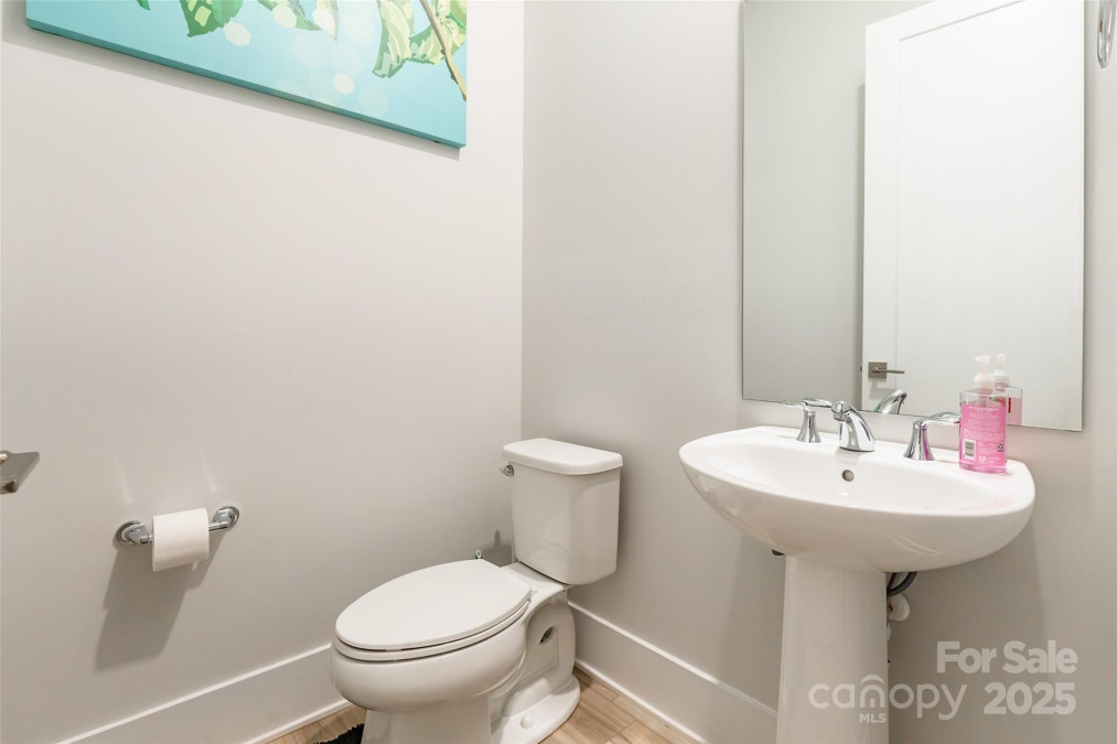 8008 Brookbank Dr Charlotte, NC 28269