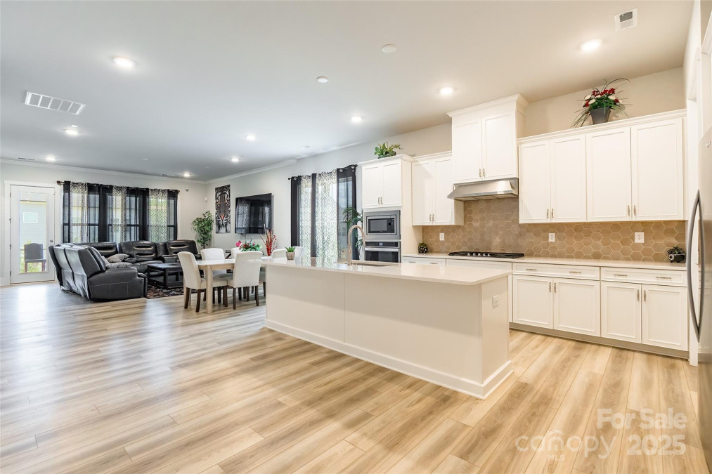 8008 Brookbank Dr Charlotte, NC 28269