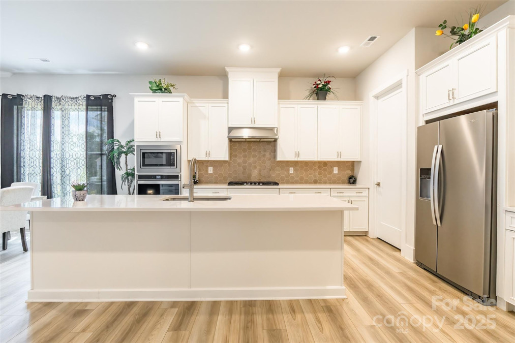 8008 Brookbank Dr Charlotte, NC 28269