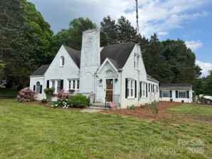 3432 Kernersville Rd Winston Salem, NC 27107