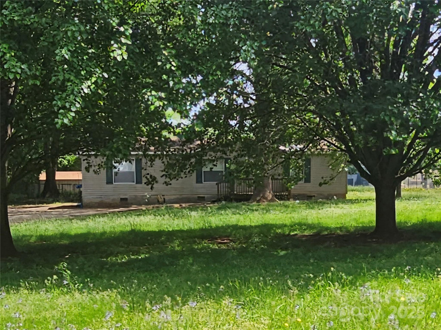 1001 Bexley Ln Lincolnton, NC 28092