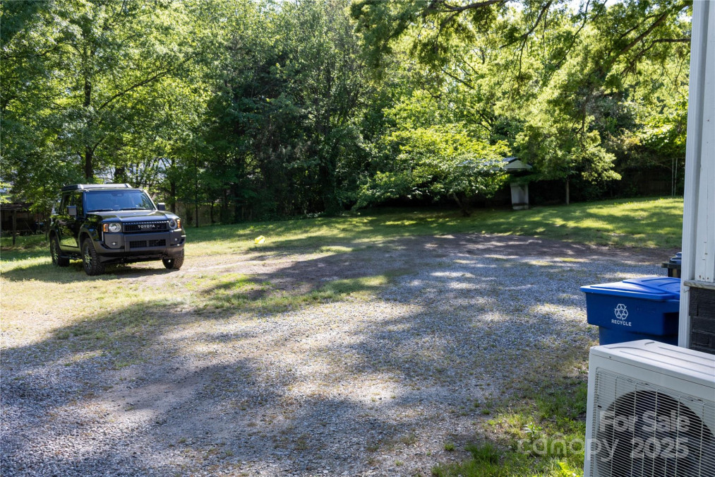 769 Iredell Ave Mooresville, NC 28115