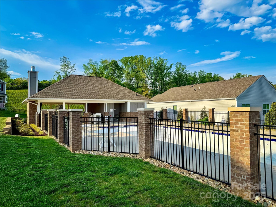 761 Fountain Park Blvd Asheville, NC 28806