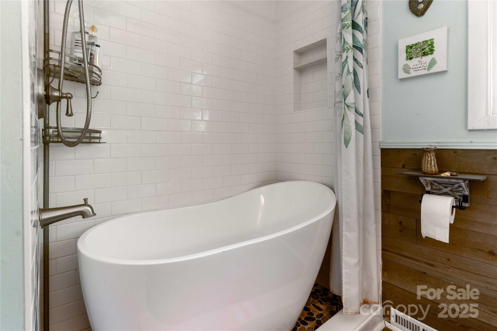 100 Park Ridge Ave Swannanoa, NC 28778