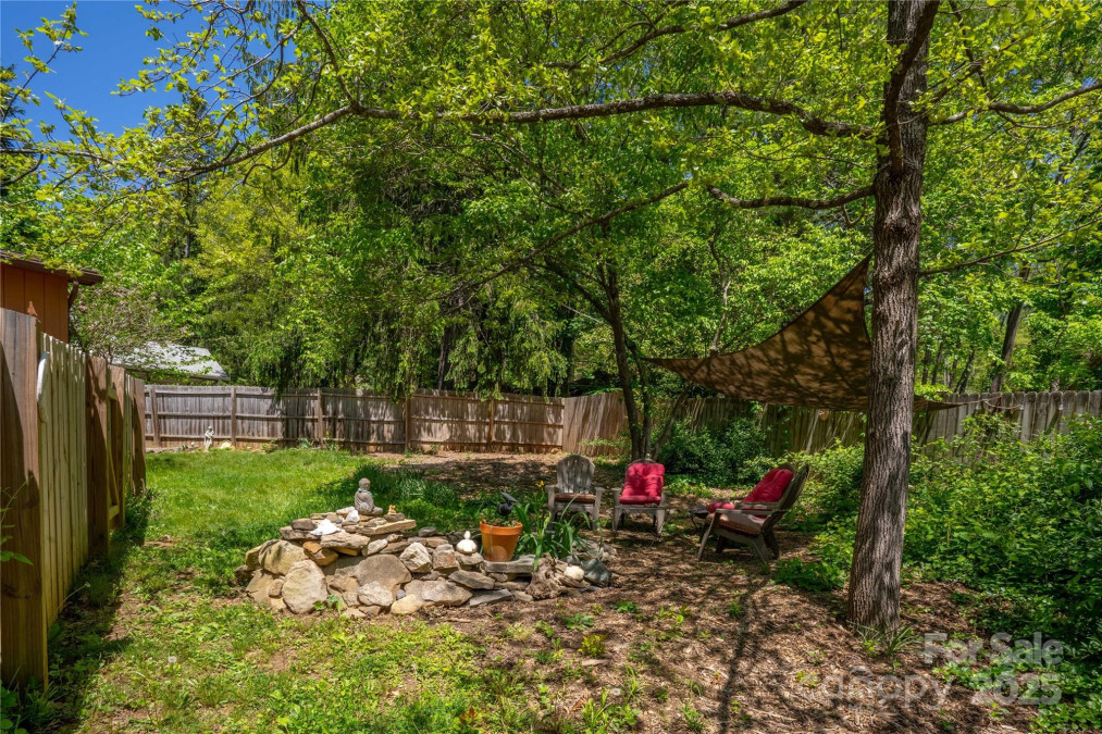 100 Park Ridge Ave Swannanoa, NC 28778