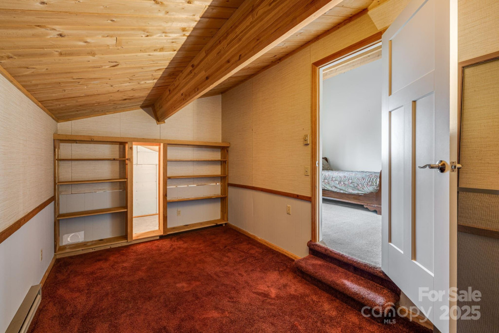 736 Banks Mountain Dr Hendersonville, NC 28792