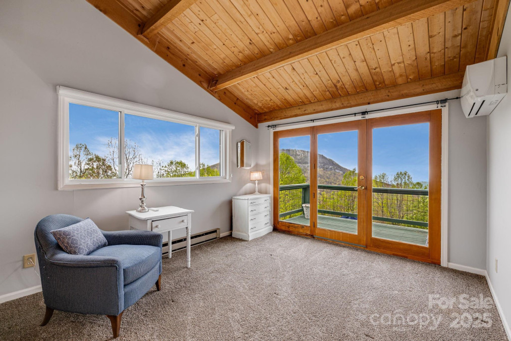 736 Banks Mountain Dr Hendersonville, NC 28792