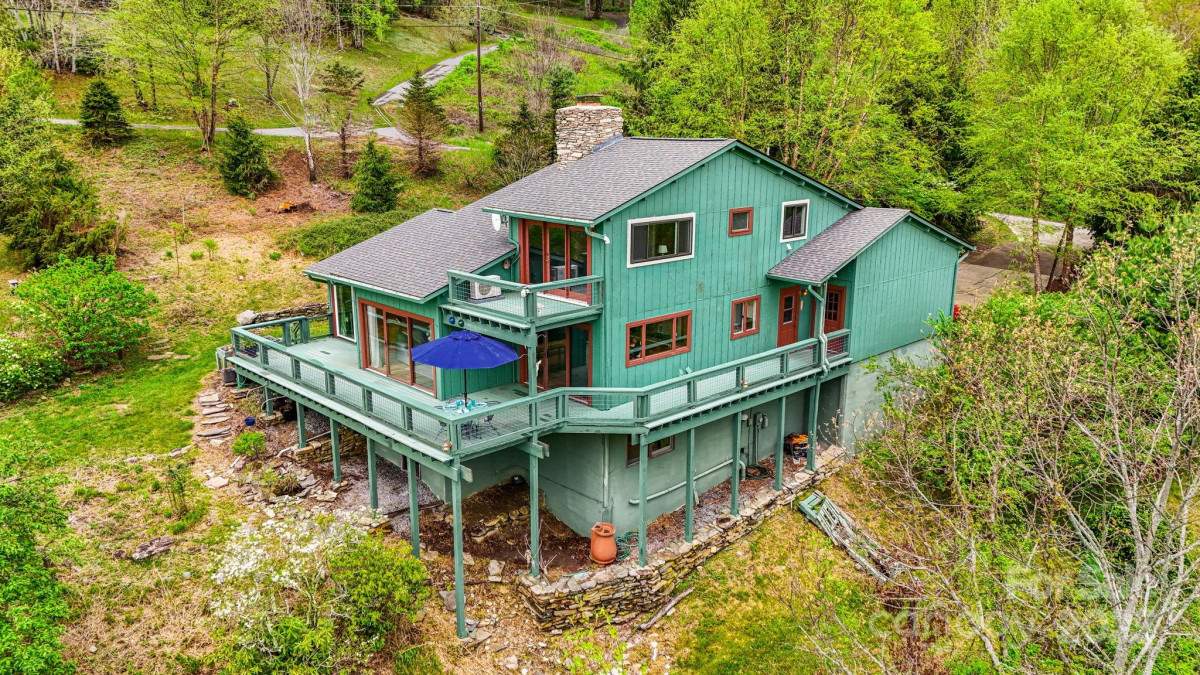 736 Banks Mountain Dr Hendersonville, NC 28792