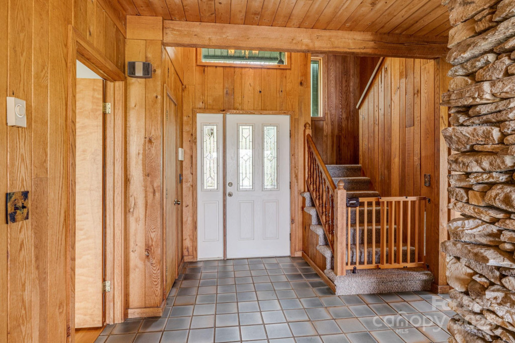 736 Banks Mountain Dr Hendersonville, NC 28792