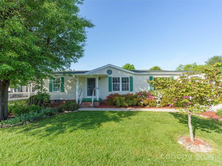 236 White Ash Cir Hendersonville, NC 28739