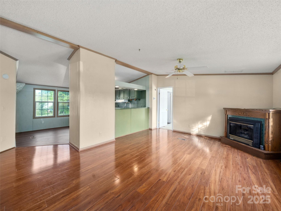 236 White Ash Cir Hendersonville, NC 28739