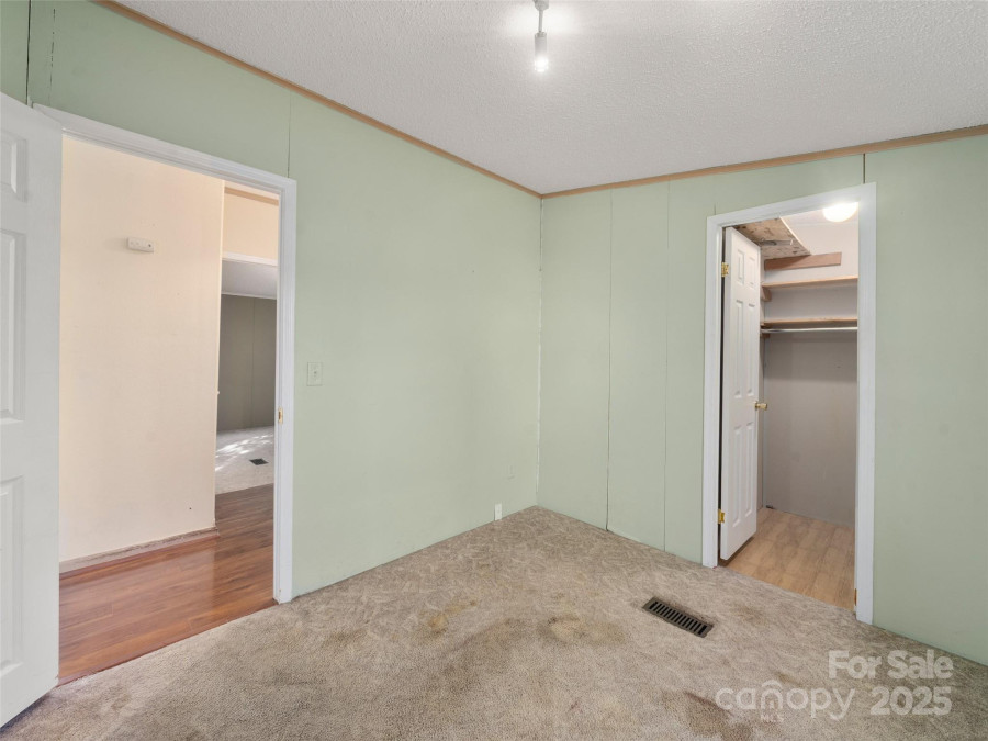 236 White Ash Cir Hendersonville, NC 28739