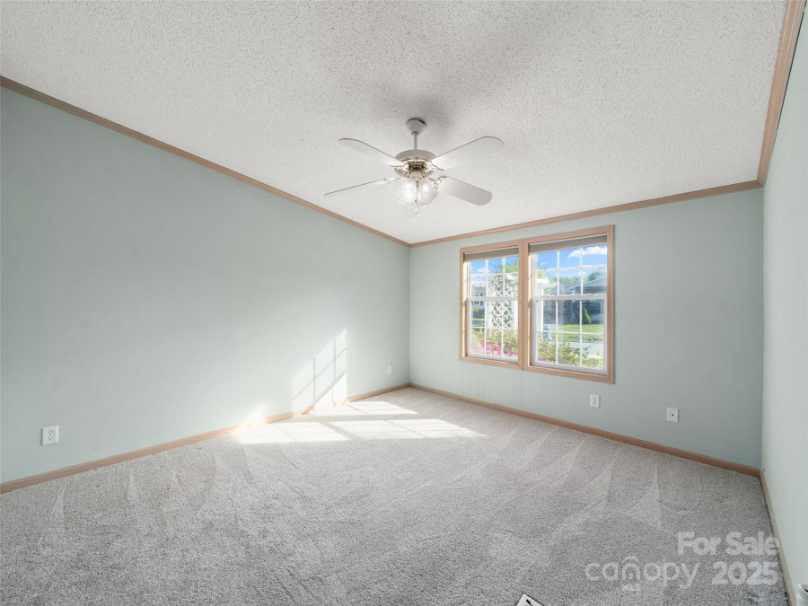 236 White Ash Cir Hendersonville, NC 28739