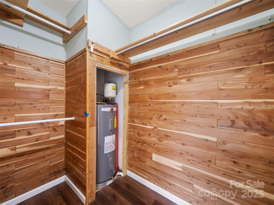 236 White Ash Cir Hendersonville, NC 28739