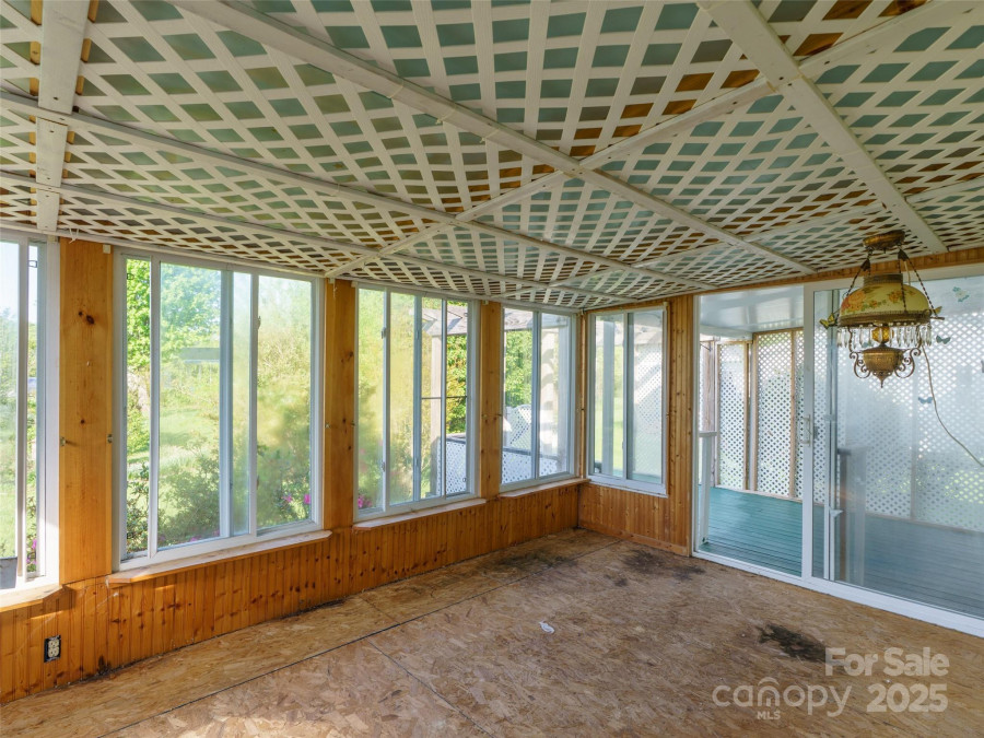 236 White Ash Cir Hendersonville, NC 28739