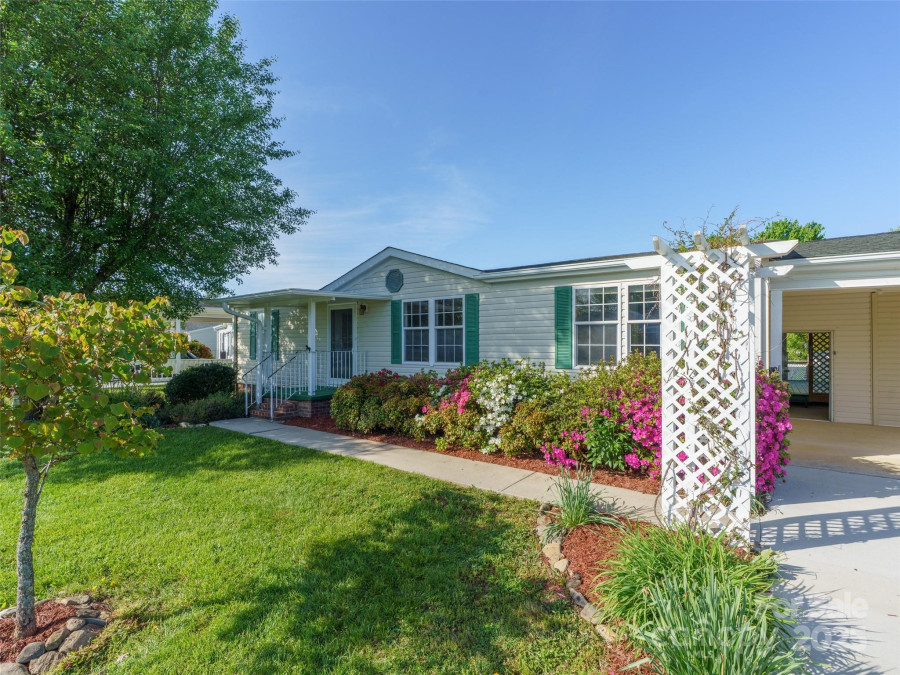 236 White Ash Cir Hendersonville, NC 28739