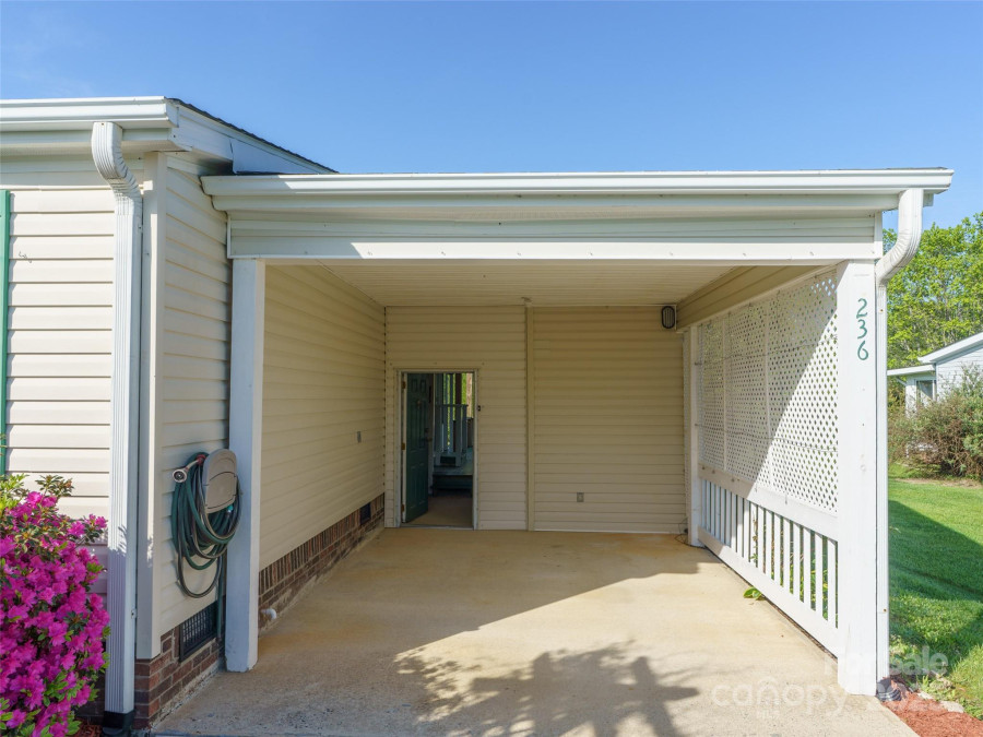 236 White Ash Cir Hendersonville, NC 28739
